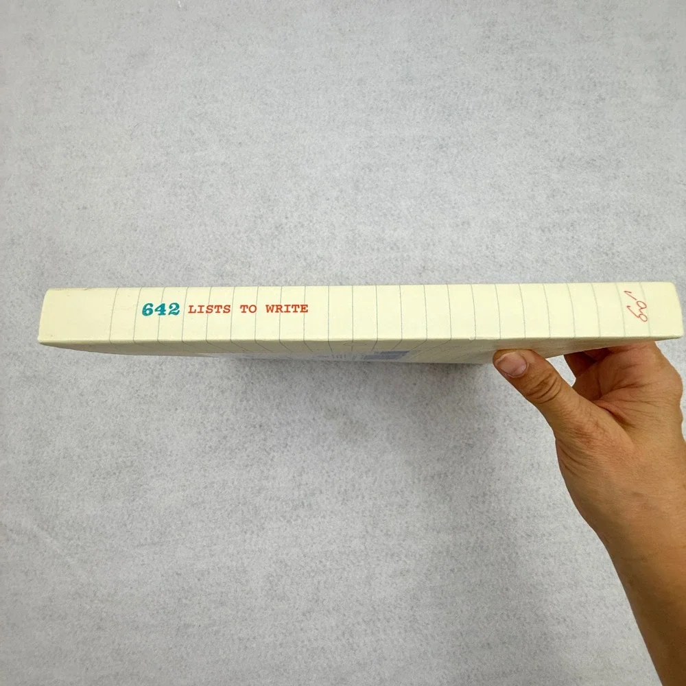 642 Things to Write About: Guided Journal, Creative Writing, Writing Prompt Book